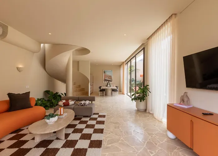 The Huntley Villa