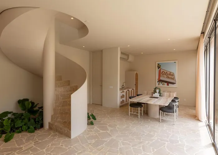 The Huntley Villa *