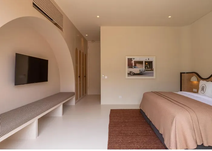 The Huntley Villa *