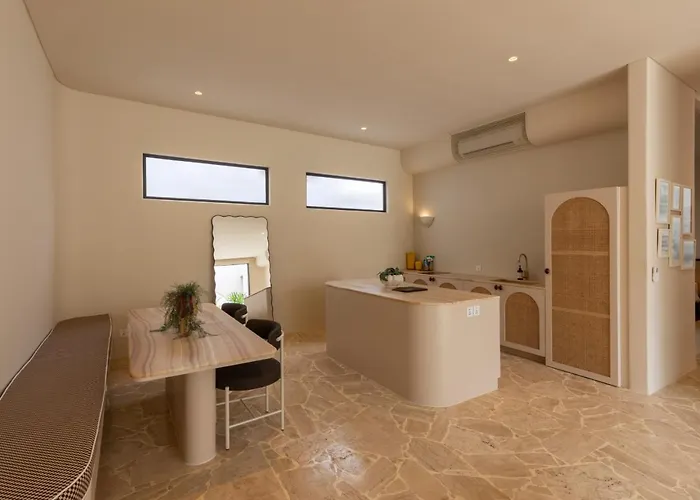 The Huntley Villa