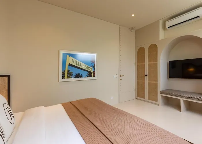 The Huntley Villa *