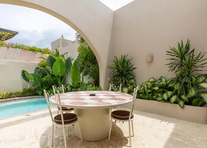 The Huntley Villa