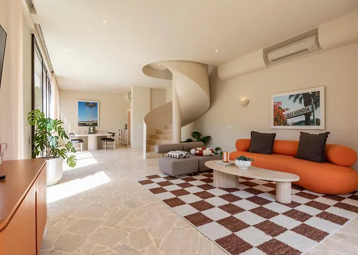 The Huntley Villa